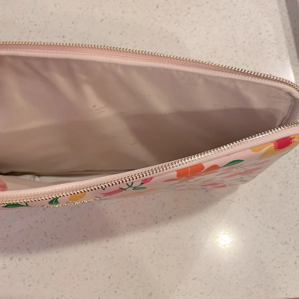 NIP♠️ Kate Spade ♠️ Strawberry Garden Universal Laptop Sleeve ♠️ - Picture 5 of 6